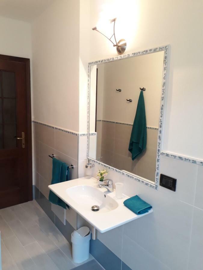Appartamento Trieste Marone Dış mekan fotoğraf